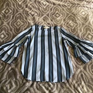 3 for $33🎀 LOFT 3/4 flutter sleeve blouse